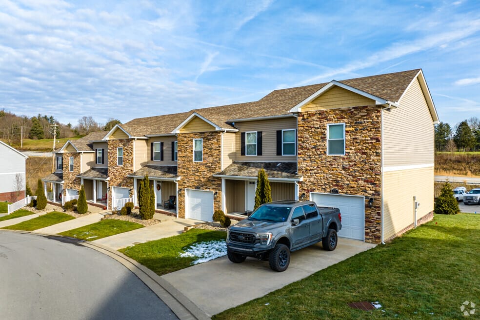 Photos and Video of Meadow Creek Apartments in Bridgeport, WV